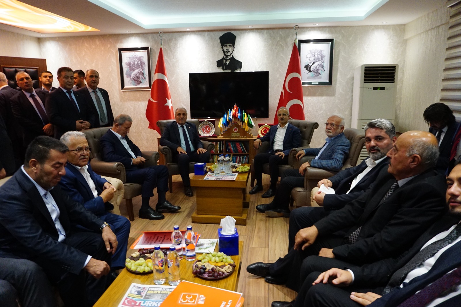Bakan Uraloğlu’ndan AK Parti ve MHP İl Başkanığı’na ziyaret